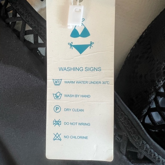 Halter Neck Ruffle Hem Tankini top black large - Picture 9 of 9